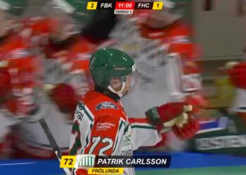 Patrik Carlsson nätade två gånger för Frölunda – till slut räckte det ändå inte, Färjestad vann 3–2 efter straffar. Foto: EXPRESSEN-TV (skärmdump)