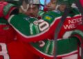 Frölundajubel med Patrik Carlsson i centrum efter 1–0-målet mot  Färjestad.
