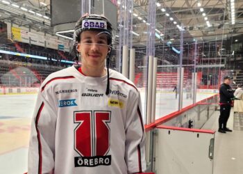 Movember-musch på Joel Mustonen när vi ses i Behrn Arena i Örebro.